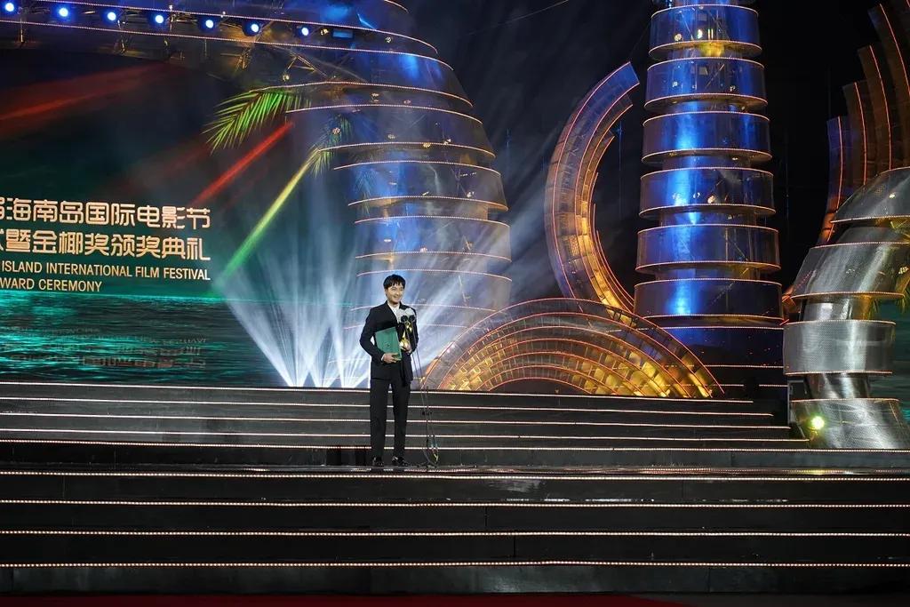 松田龍平が『第2回海南島国際映画祭』で最優秀俳優賞を受賞！「信じられない」_bodies