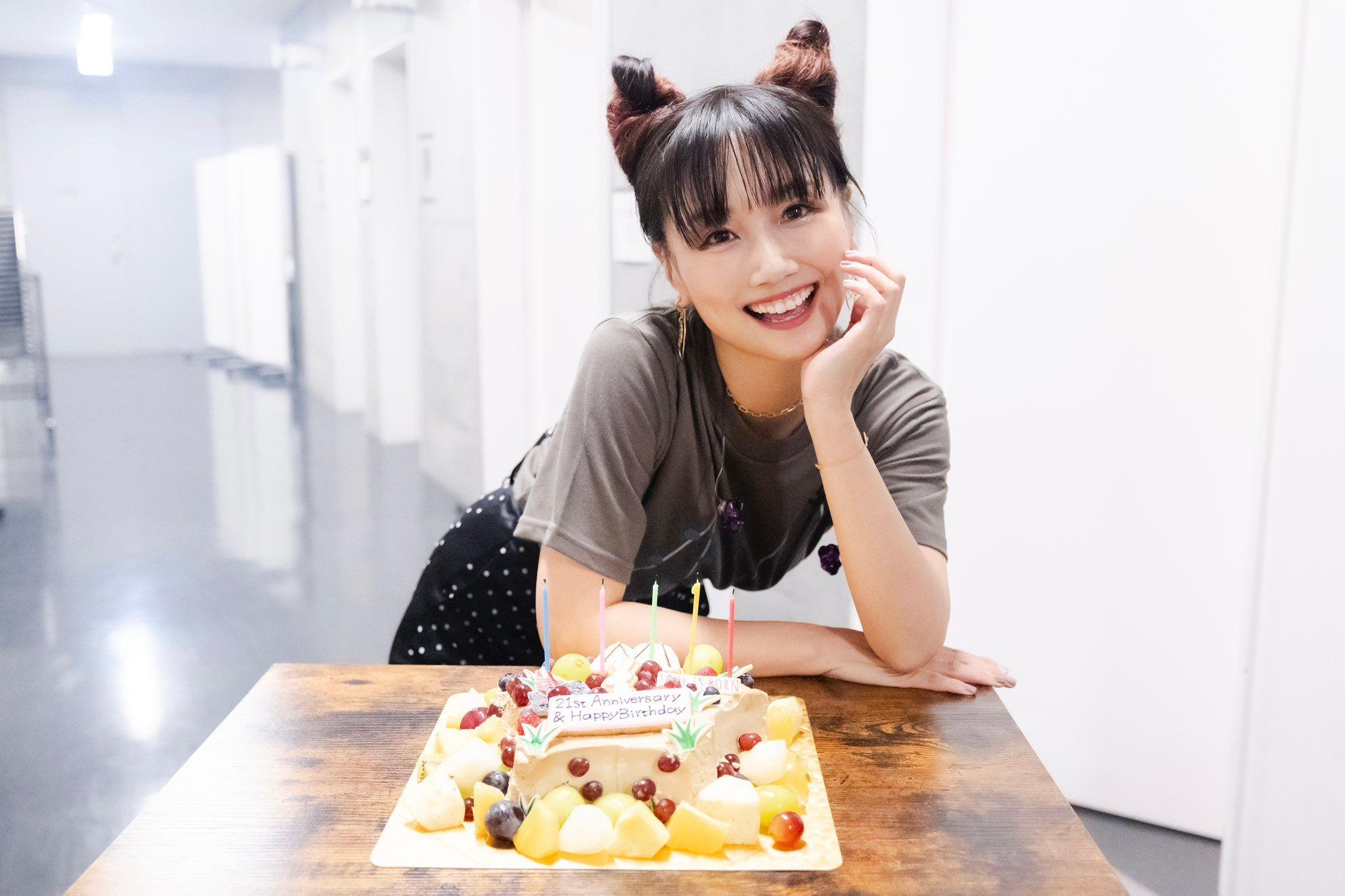 「42歳！？可愛すぎて惚れた」大塚愛 “猫耳ヘア”姿の誕生日ショット公開！「この世で一番かわいい！」と反響の声