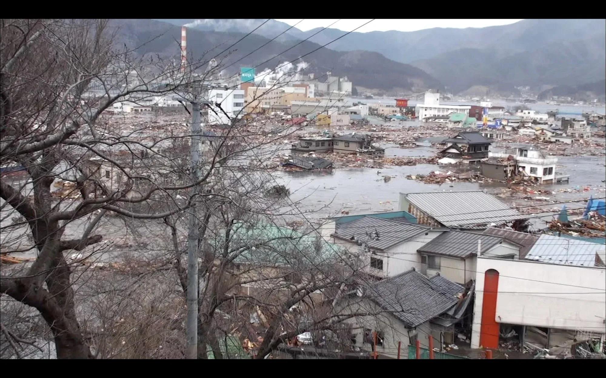 東日本大震災から10年…200を超える映像と新たな証言で、津波の全容に迫る_bodies