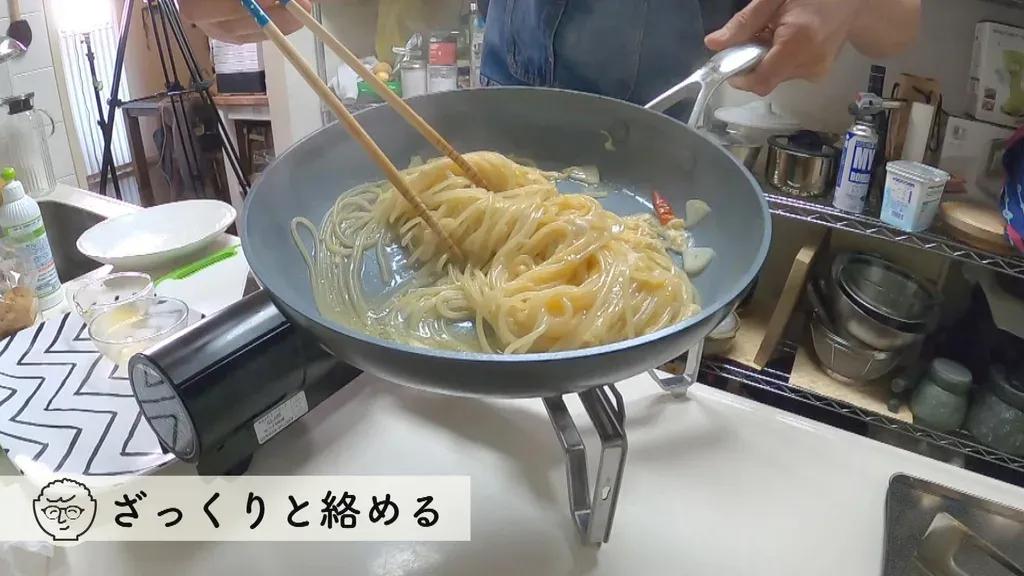 “お料理芸人”ロバート馬場裕之が自宅のキッチンから簡単レシピを紹介_bodies