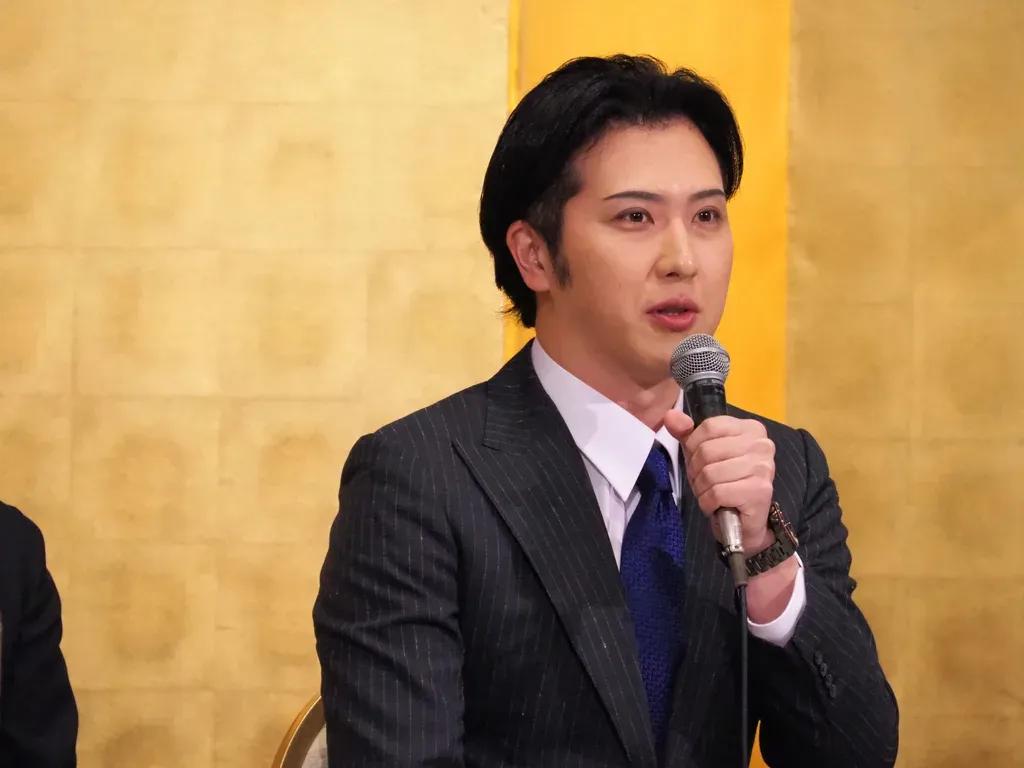 尾上松也、右近らが刀剣男士に！初演出の松也は「後輩たちが演じたいと思うような作品に」_bodies