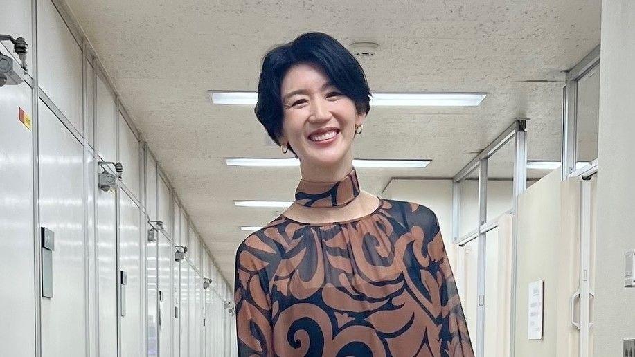 栗原恵 生後1カ月長男との“おやすみショット”公開！「全てが感謝で特別」腕枕で寄り添い眠る姿に「幸せがあふれ出てます」