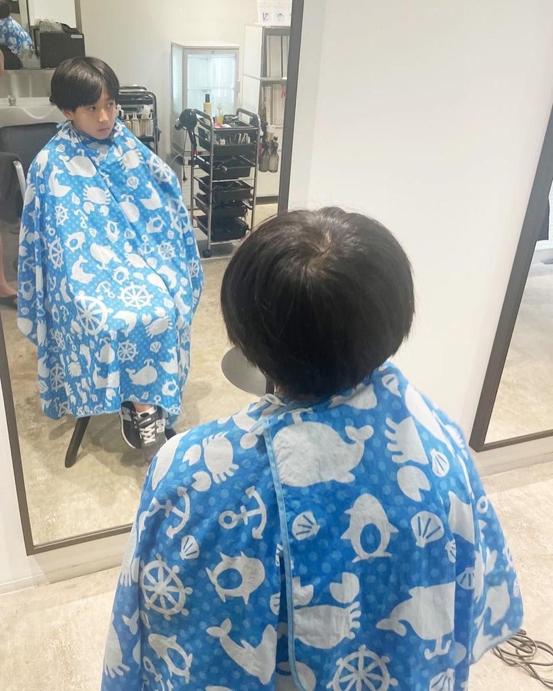 市川團十郎 息子・新之助のツーブロックヘアを公開！散髪ですっきりした姿に「團十郎さんの幼少期にそっくり」の声