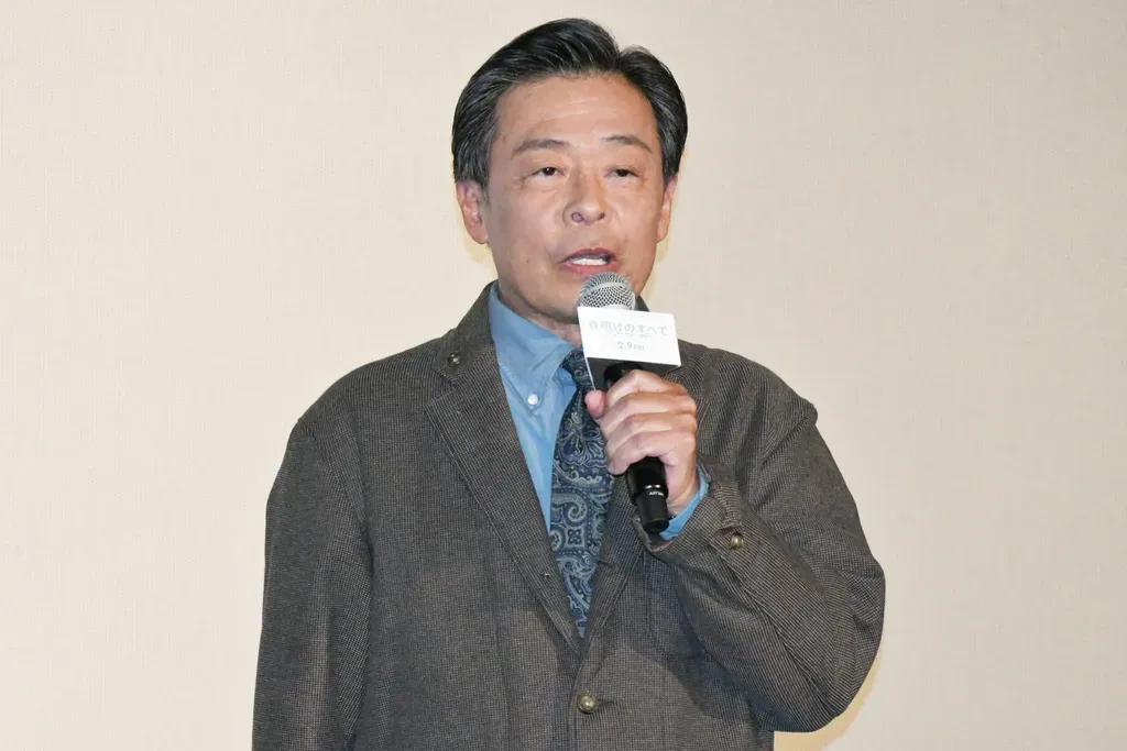 松村北斗 もしも会社員になったら遅刻常習犯！？「会社で肩身の狭い思いを…」と想像_bodies