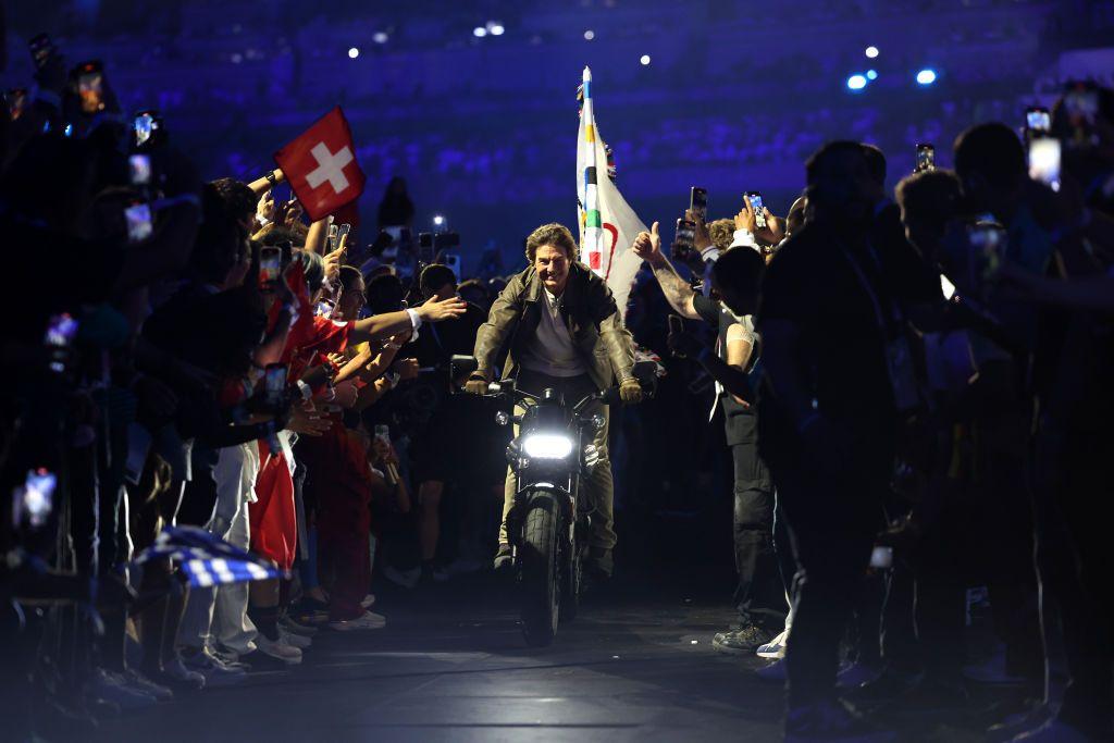 ゲッティパリ五輪 閉会式トム・クルーズ