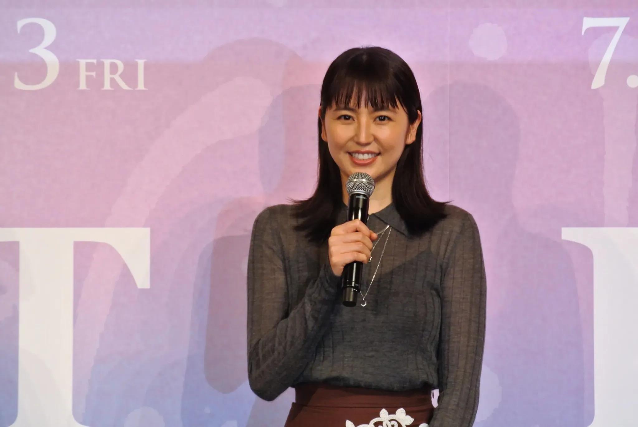 堕ちゆく毒母役の長澤まさみを、共演の阿部サダヲが絶賛！「すごいっすね、長澤まさみ。ラストのアップの顔が…」_bodies