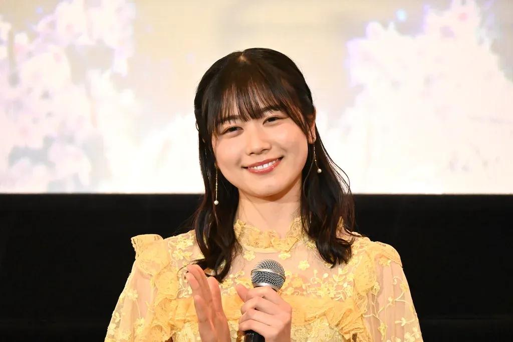 丹生明里 竹達彩奈から「声優初挑戦とは思えない」と絶賛_bodies