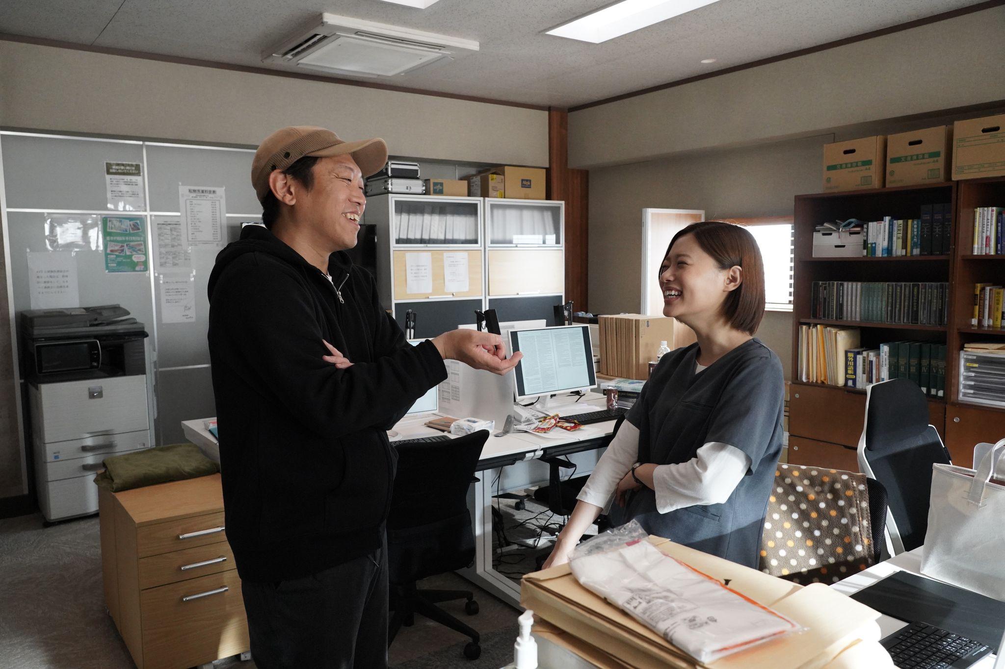 『アンメット ある脳外科医の日記』の杉咲花とYuki Saito監督
