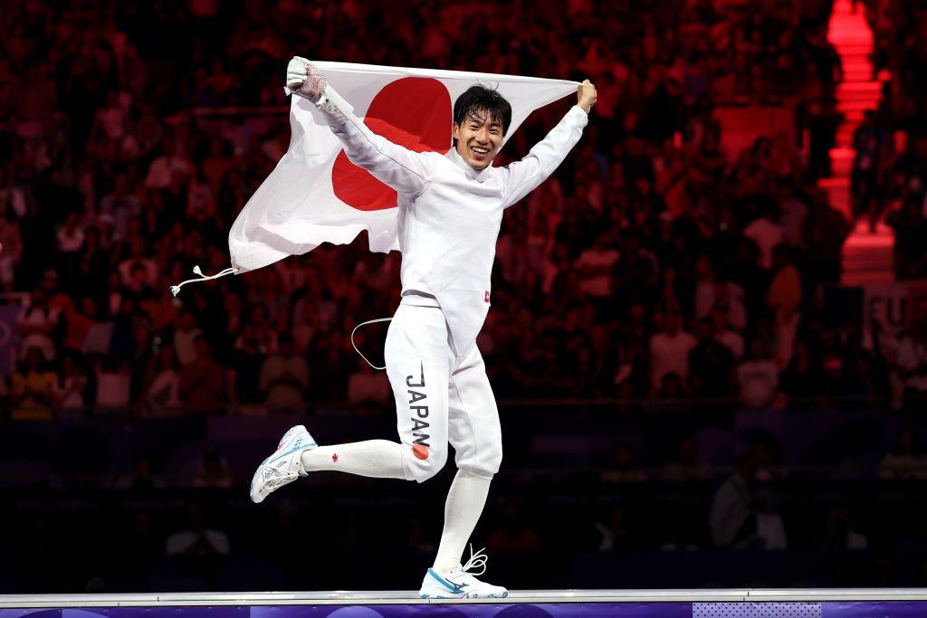 【速報】快挙！パリ五輪・フェンシング男子エペ個人 加納虹輝が日本選手初の金メダル　決勝で地元フランスのボレル下す