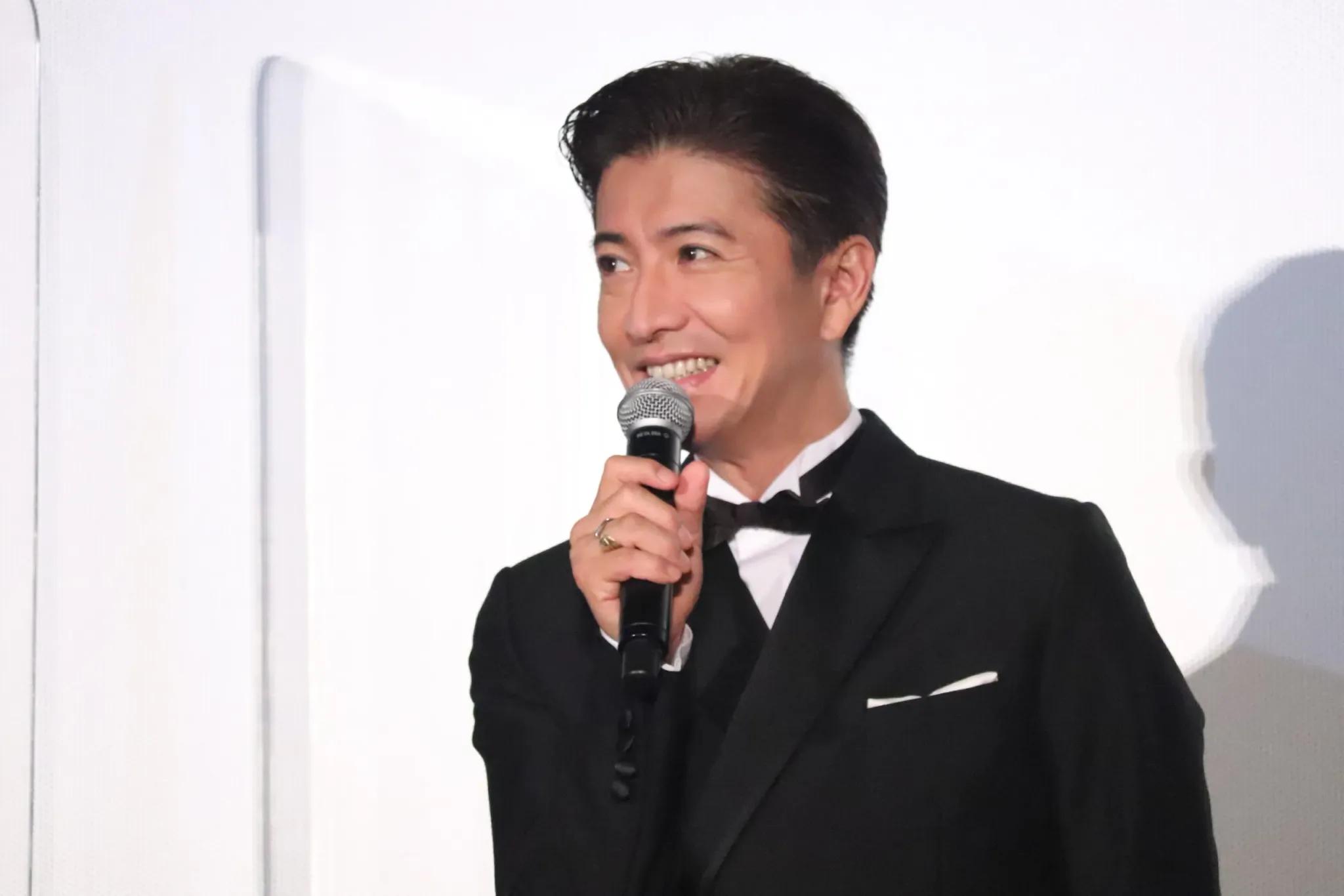 木村拓哉、長澤まさみにリップクリームの独特な塗り方を暴露され「めんどくさがりやなんで」と苦笑い_bodies