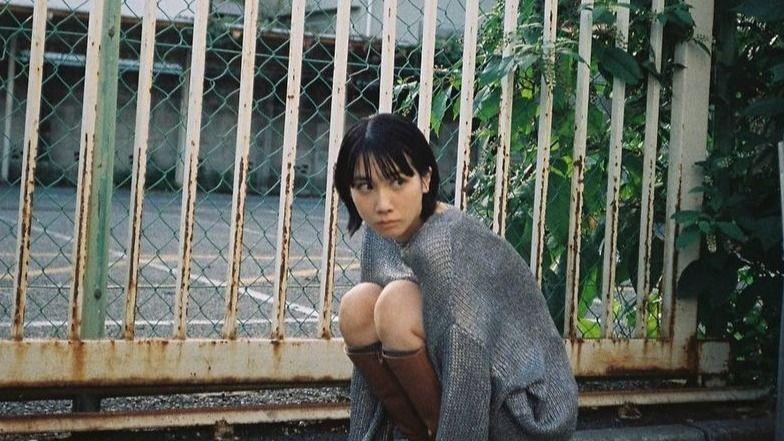 「透明感ハンパない」松本穂香 お腹チラ見せカレンダーオフショットを披露！ファンから絶賛の声