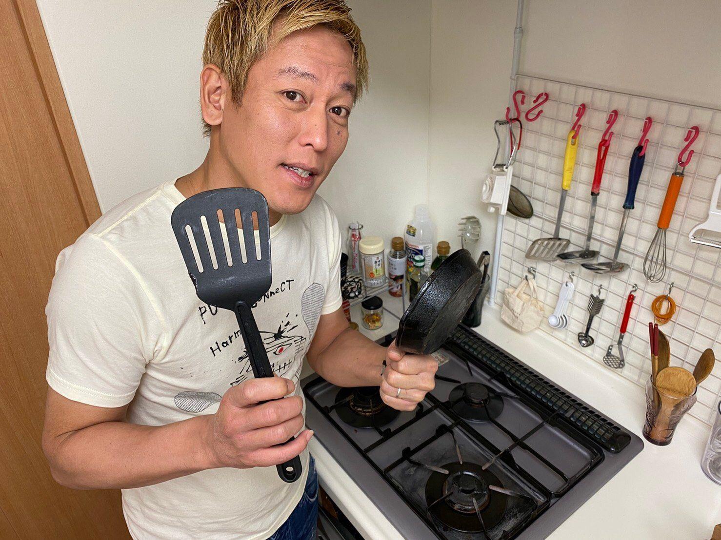 芸能人が絶賛のカレーレシピも！じゅんいちダビッドソンが超簡単に作れるキャンプ飯本を発売