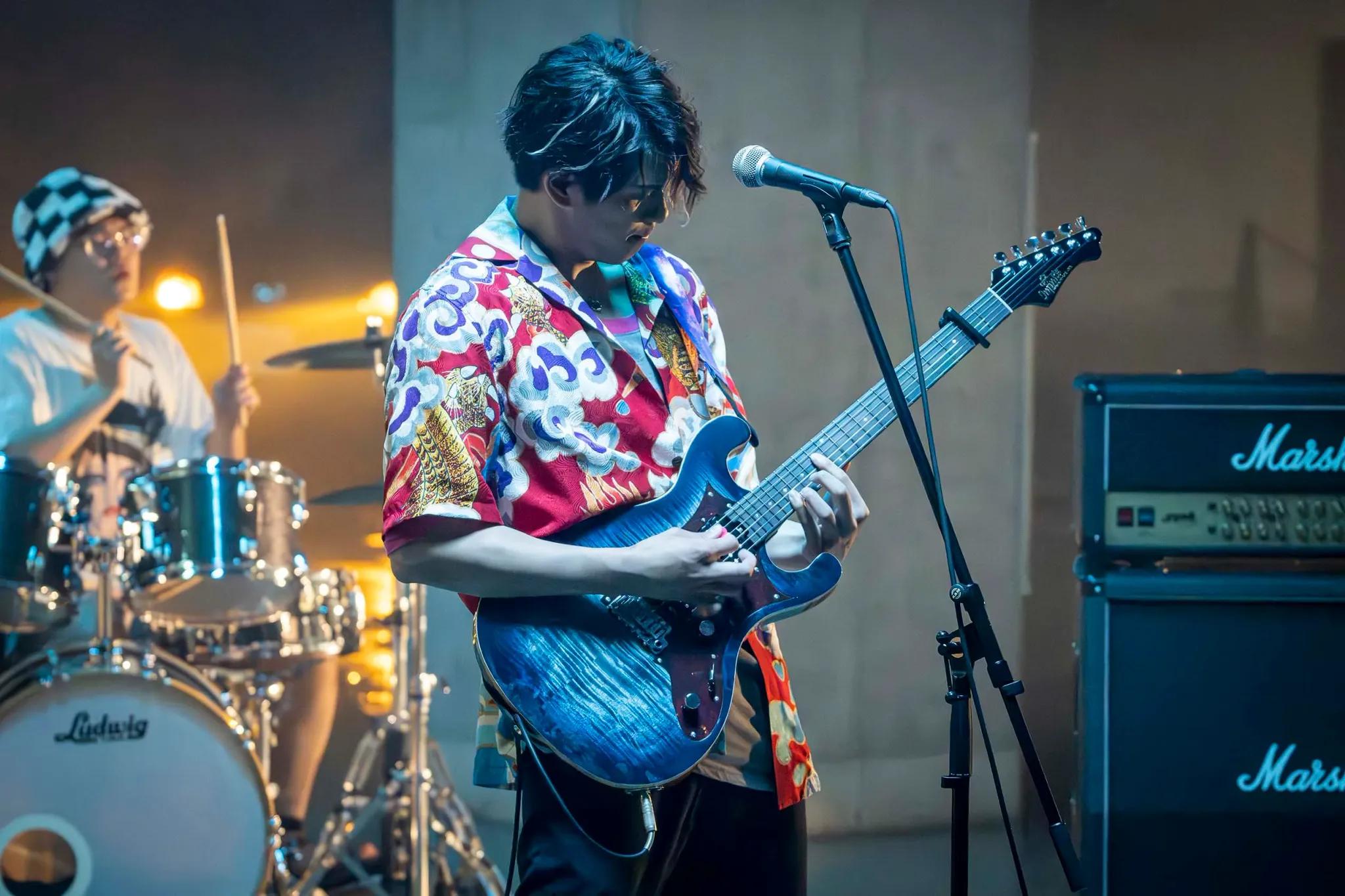 『パリピ孔明』森崎ウィンが人気バンドのボーカル役で出演＆MV解禁！_bodies