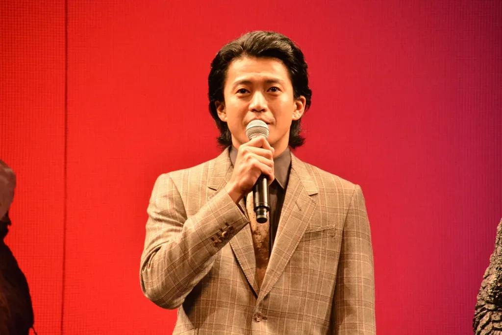 小栗旬「トレーラーハウスは快適」ハリウッド進出に笑顔、渡辺謙からは「気負わずに」とアドバイスを受ける_bodies