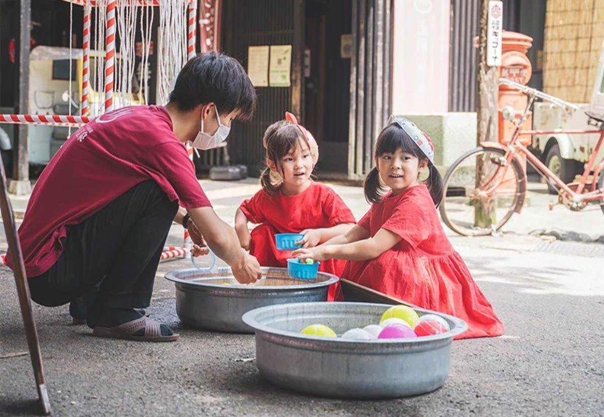 昭和レトロな温泉銭湯 玉川温泉の夏休みイベントは、縁日、肝試しにスイカ割りなど、レトロな夏の風物詩が盛りだくさん