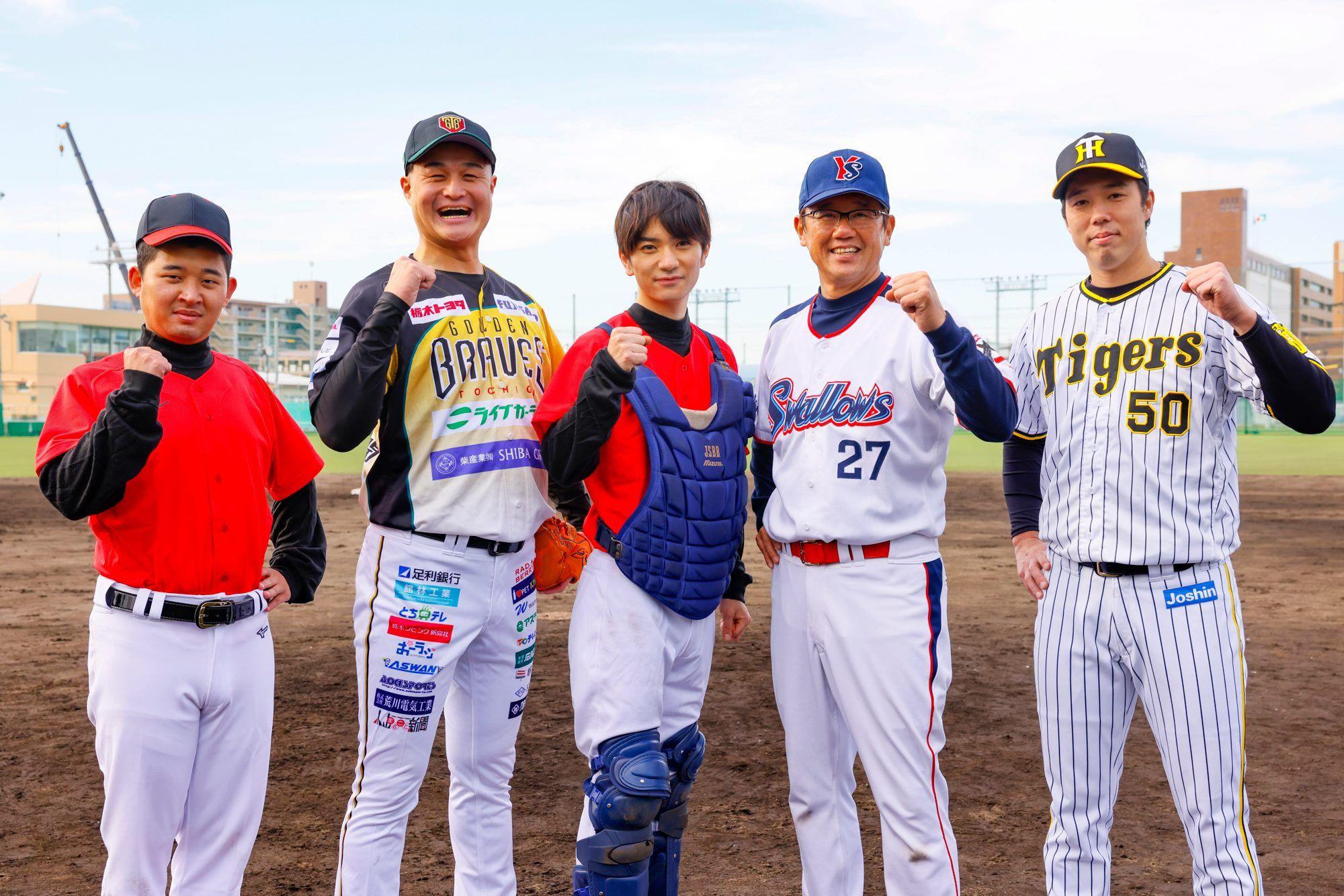 白熱！今年で11回目「プロ野球レジェンド軍vs芸能人オールスターズ」_site_large