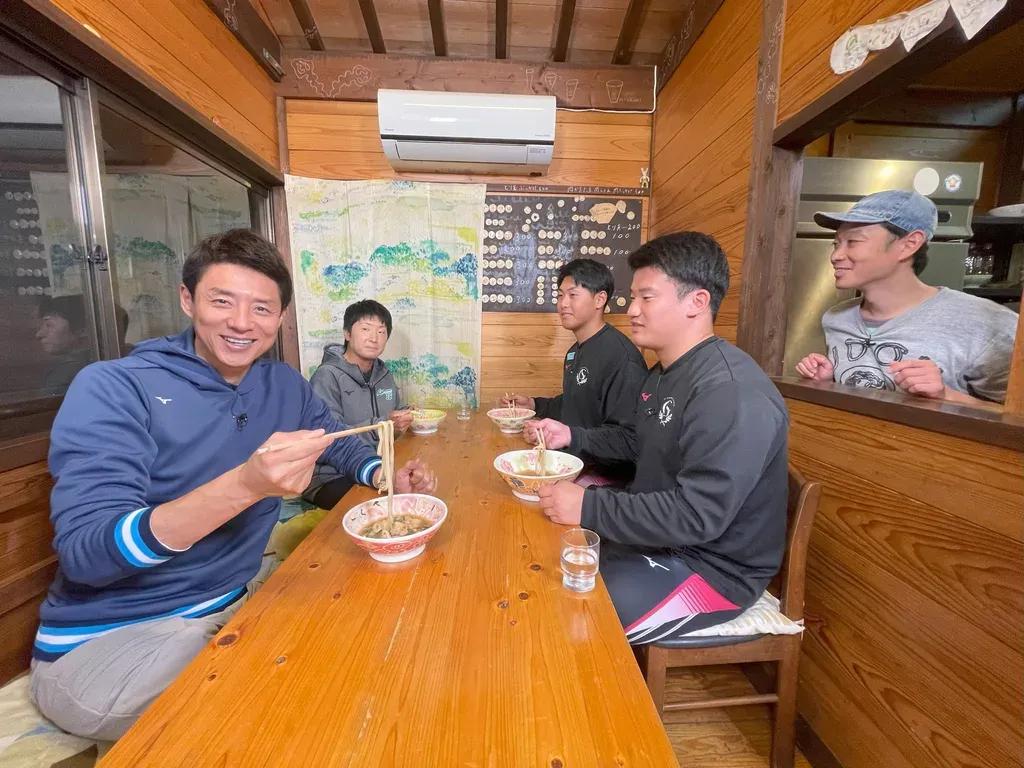 「もっちりしてコシがある」香川の絶品讃岐うどん「肉ぶっかけとり天」で“EAT TO WIN”！_bodies