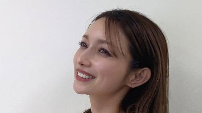 後藤真希「一目惚れのミニスカート」“まきふく”披露にファン歓喜！「センス最高です」「スタイル良すぎ」と絶賛の声