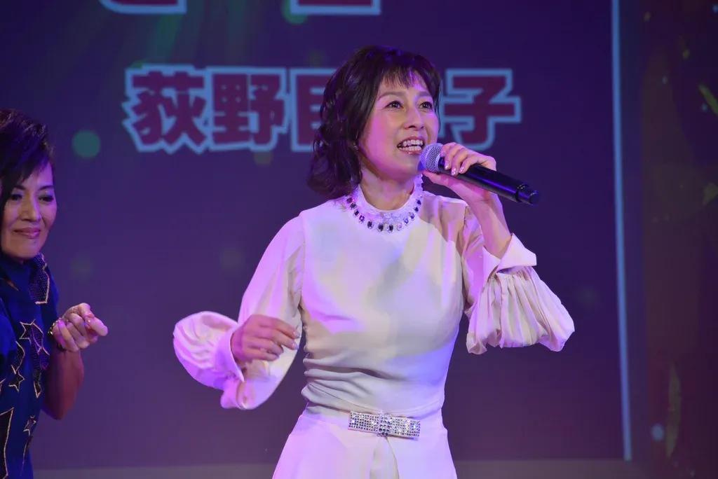 ”不作の83年組”アイドル「お神セブン」再集結！「生存確認が生き甲斐」自主イベントで歌って踊ってキラキラ輝く_bodies