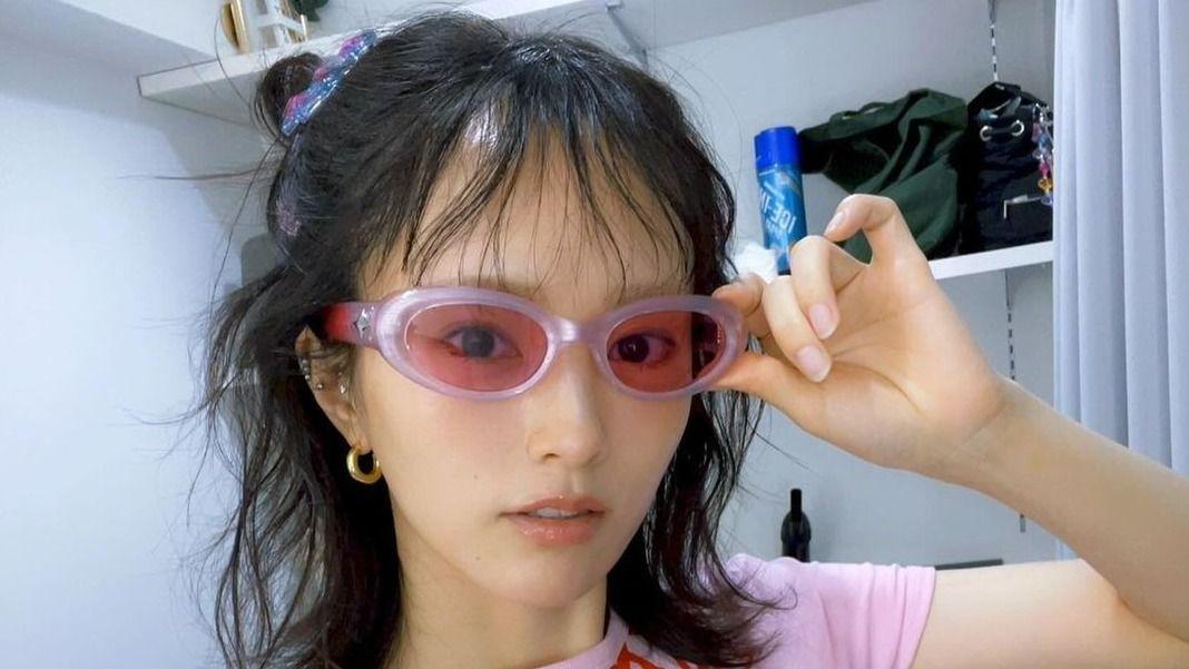 “イケイケパリピ” な山本彩　胸元にスリット入るコーデに称賛の嵐！「何やってもかわいい！」