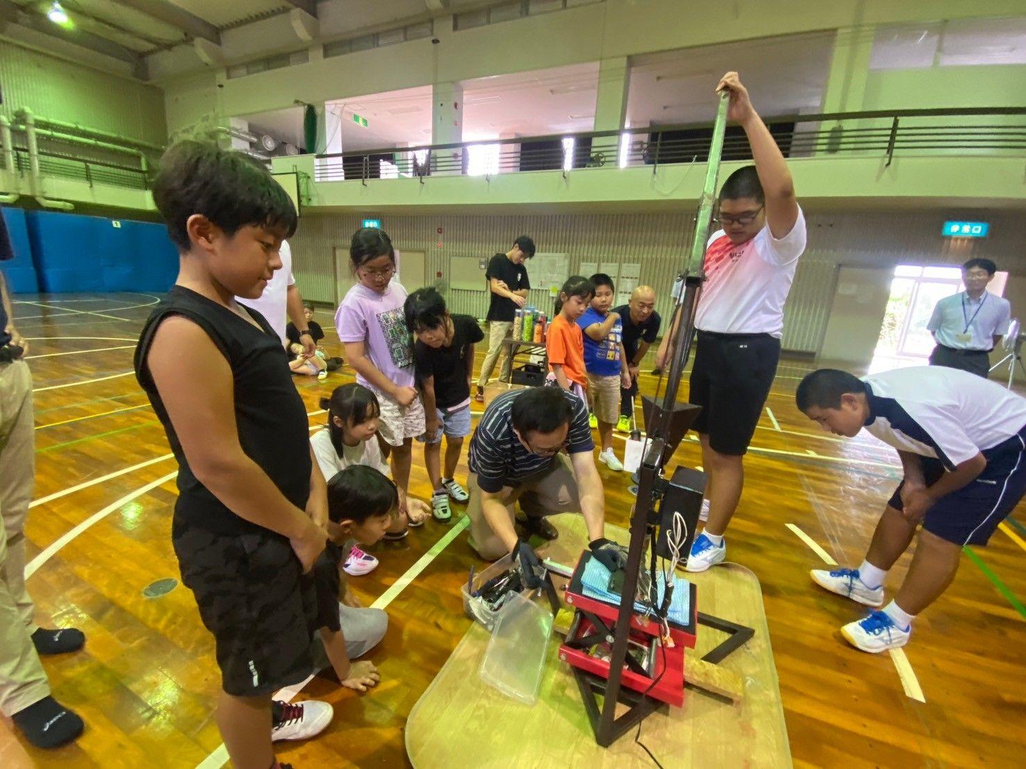 加唐小中学校で環境教育の一環としてアップサイクルワークショップを開催