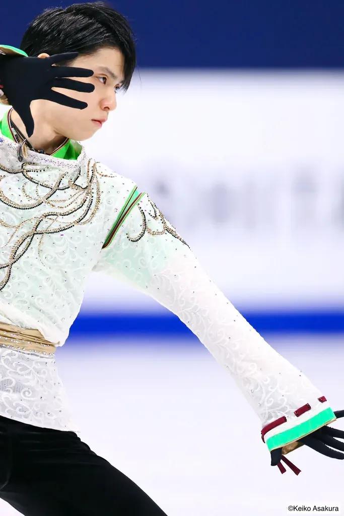 ケガとの戦い、弱さも赤裸々に告白――羽生結弦自叙伝「蒼い炎」の編集者が語る魅力_bodies