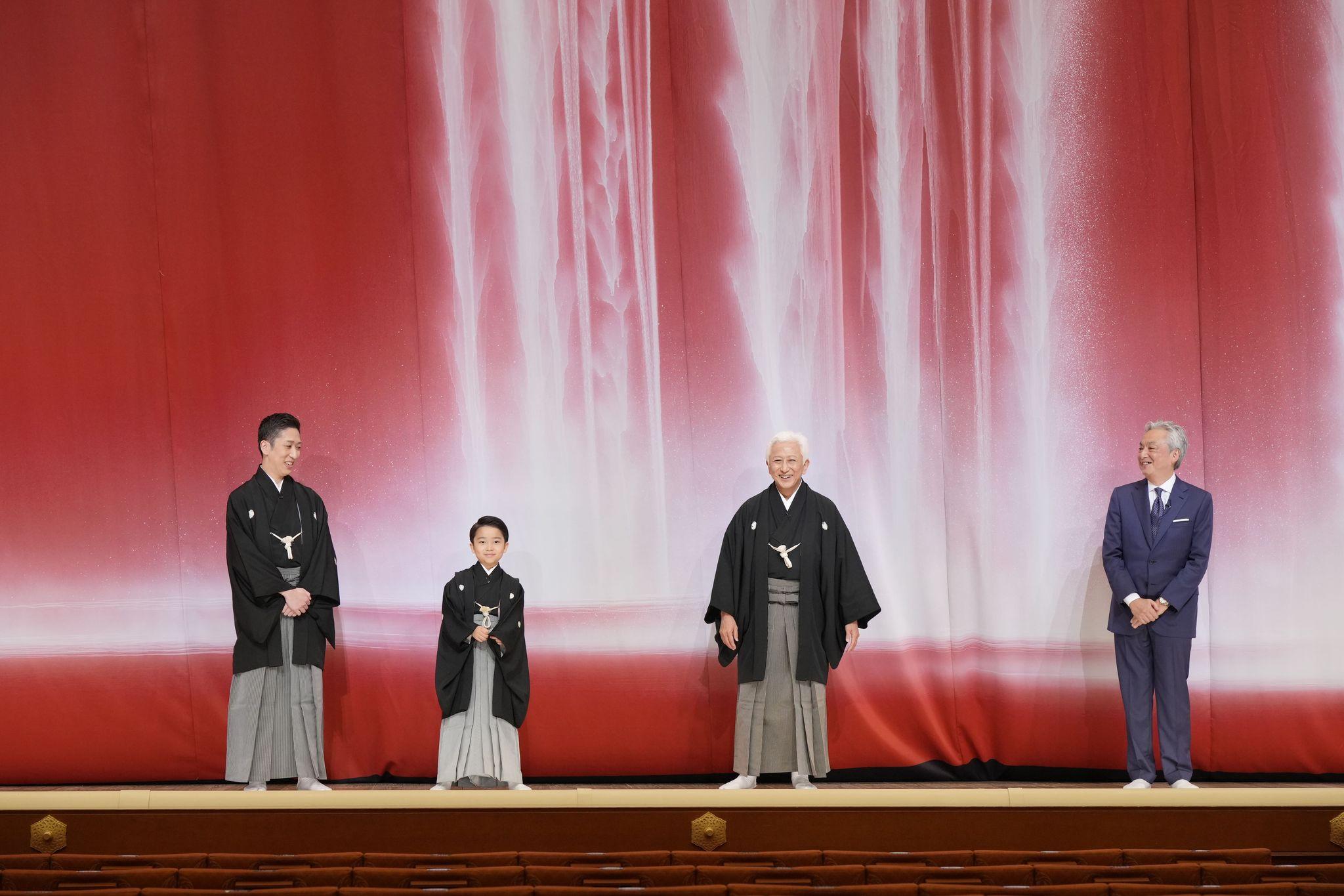 中村陽喜＆中村夏幹 ビートたけし原画の祝幕に「いいです！」父・中村獅童は2人の初舞台に“ライバル”宣言