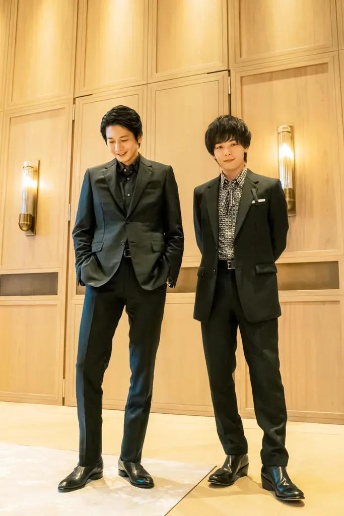 中村倫也×向井理SPインタビュー！共演舞台の本読みで中村が思わずニヤリ？「理っちを見ているのが楽しい」_bodies