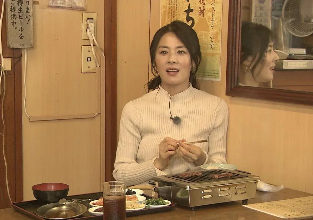 有吉弘行＆生野陽子アナが4ヵ月ぶりの“さんぽ” 上野で絶品焼肉、スイーツ、観光名所を堪能！_bodies