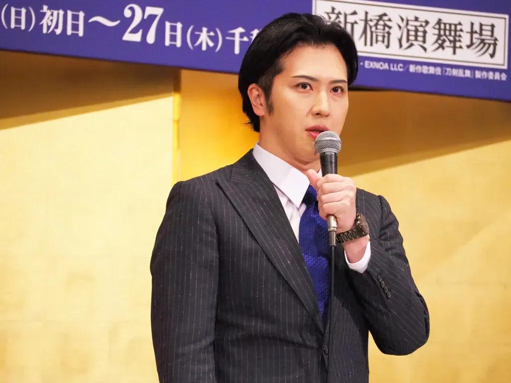 尾上松也、右近らが刀剣男士に！初演出の松也は「後輩たちが演じたいと思うような作品に」_bodies