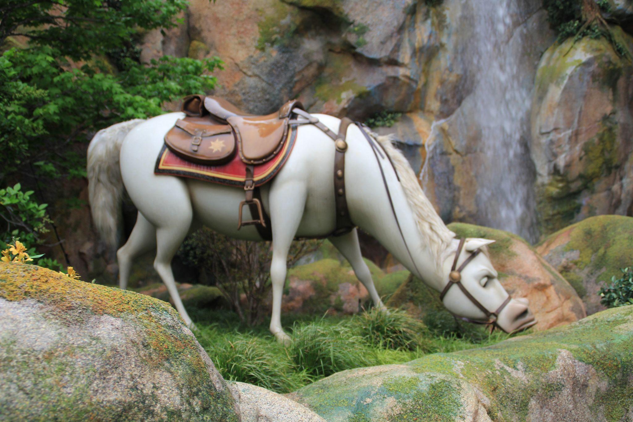 ラプンツェル平野⑯　アトラクション　白い馬