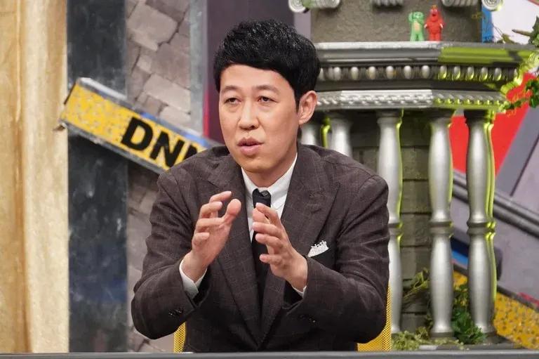 小籔千豊“専門家”を名乗った芸人を「ネタが薄味の白湯」「友だちおらんやろ」とメッタ斬り！_bodies