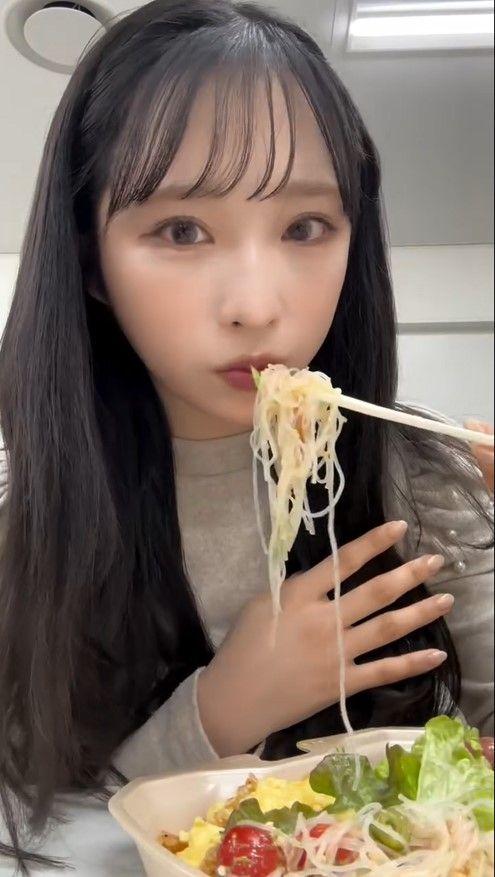 小栗有以　公式インスタグラムより