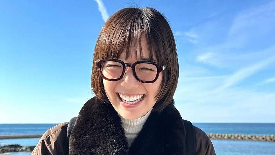 佐藤栞里 福井旅を大満喫！豪快な食べっぷりや大興奮のあまり雪にはまる姿も！？「笑顔たまんねぇ」「楽しそうで最高！」