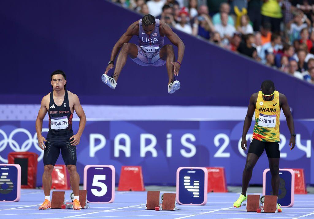 合成！？衝撃のジャンプ力！“世界最速男”ライルズが見せた跳びすぎ姿 陸上100m金の瞬発力「人間やめててすごい」【パリ五輪】