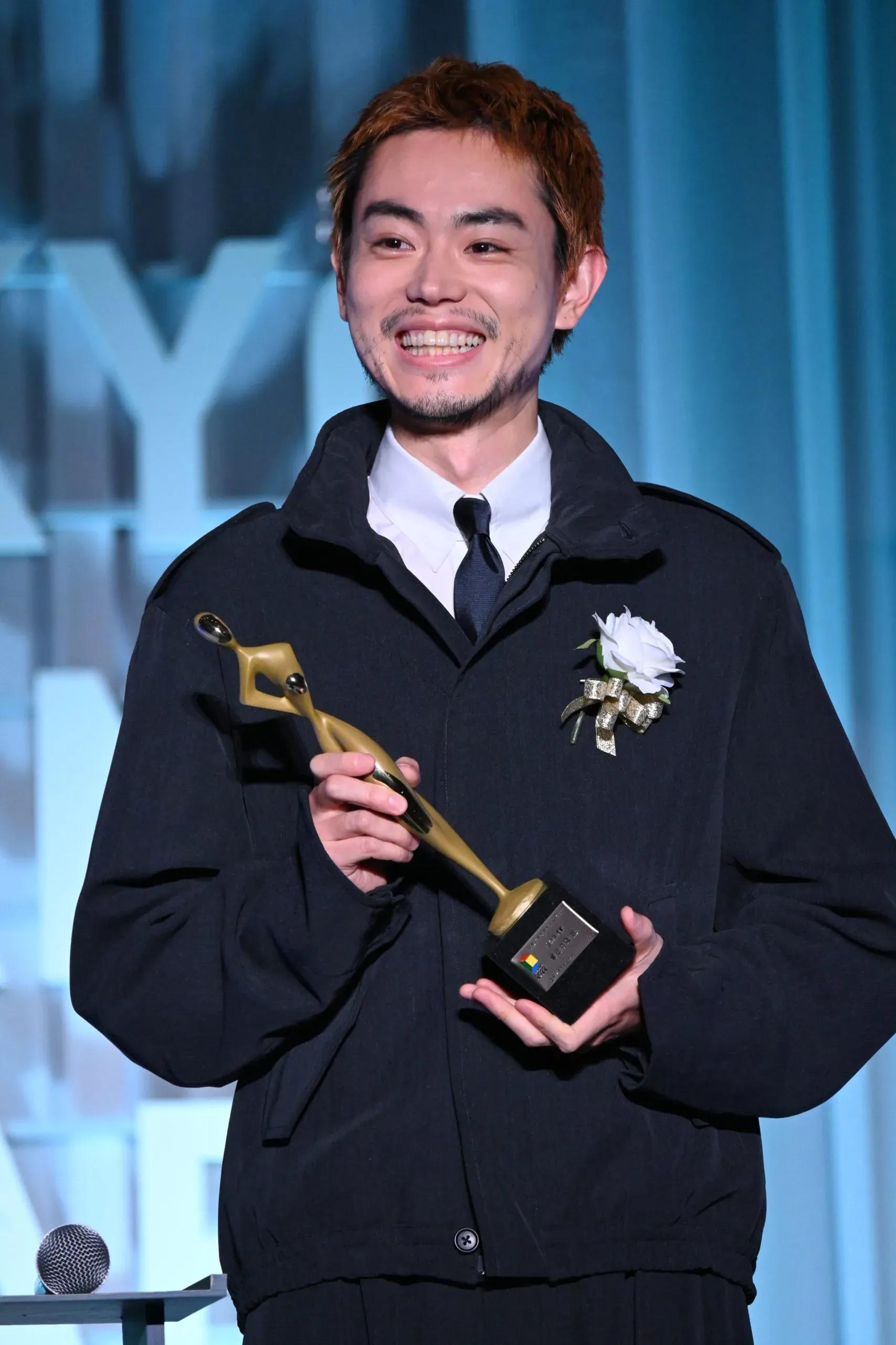菅田将暉「うれしい。ぐっすり眠れる」東京ドラマアウォードで主演男優賞受賞！_bodies