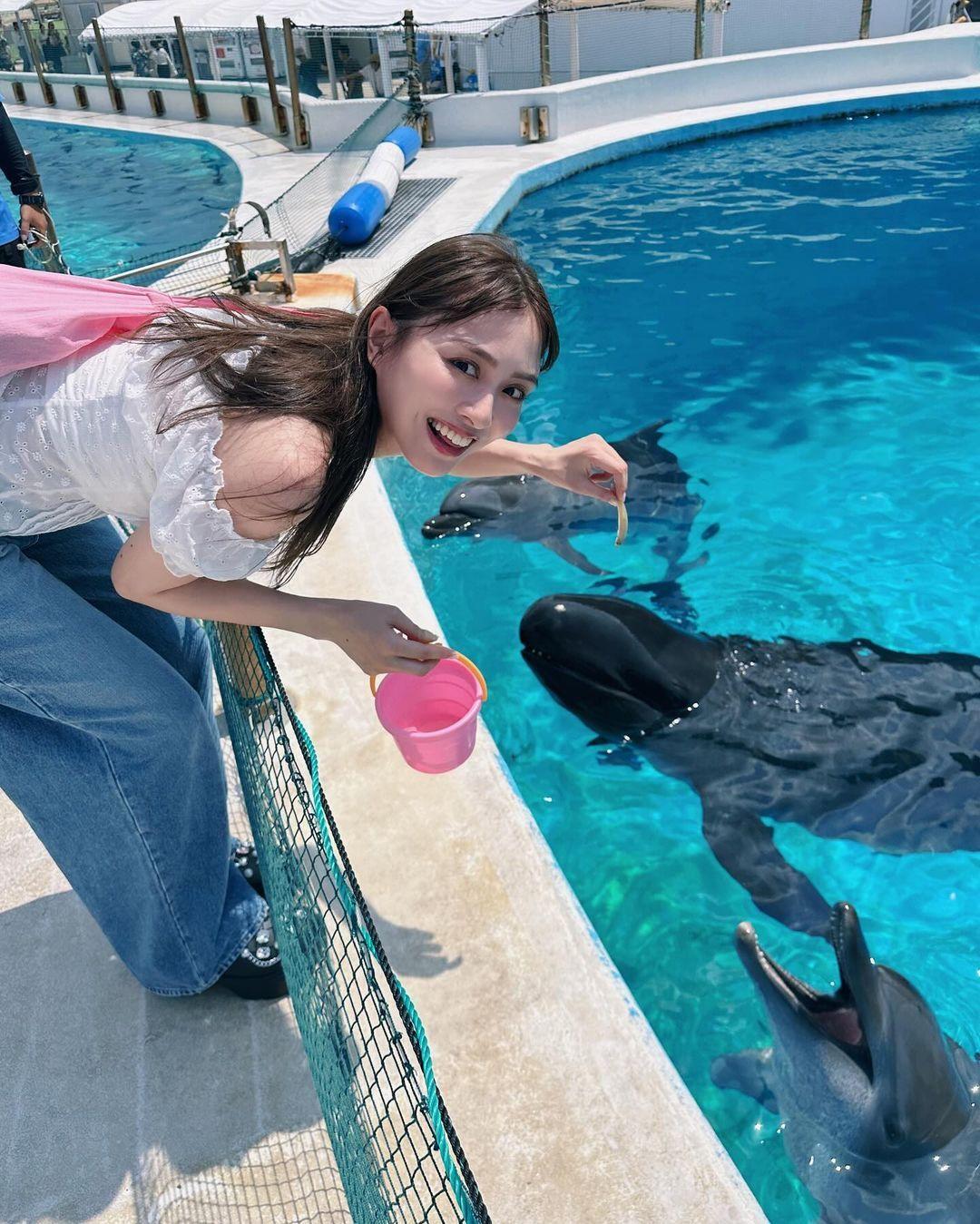 「これぞインスタ映え！」内田理央　ハレクラニでの水着映えショットや『美ら海水族館』での夏の沖縄大満喫ショットを大量公開！