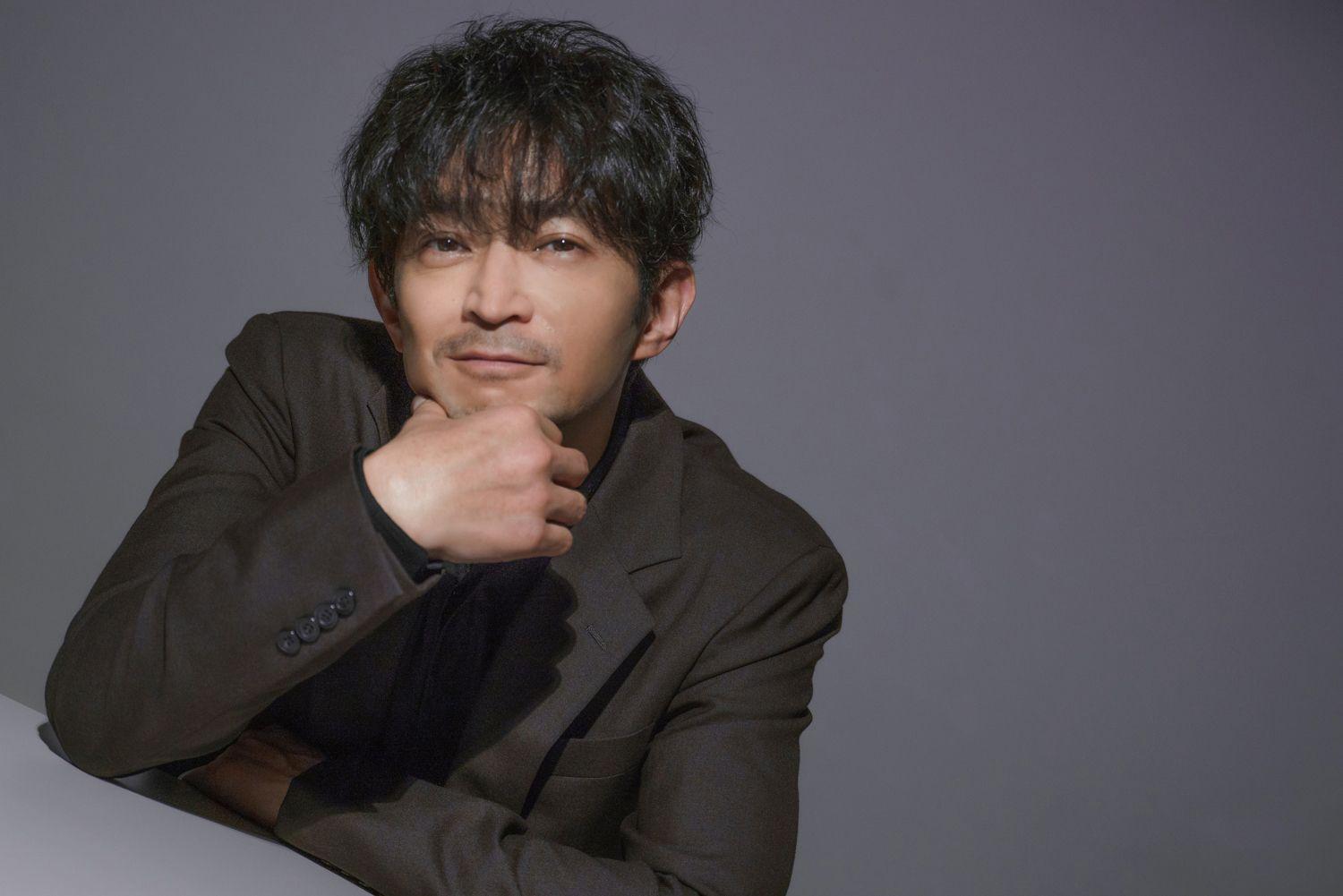 津田健次郎「まさか声優をやるとは」から始まりデビュー30年！声優・俳優に続いて脚本も！？「締め切りがないので、書いては消しての繰り返し（笑）」