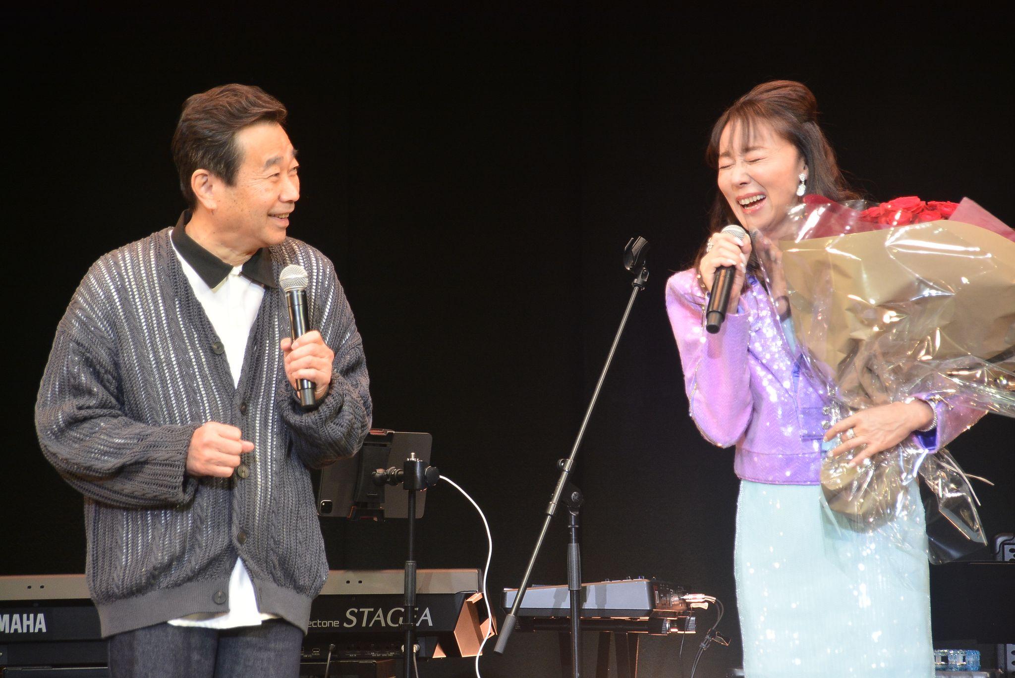 左から）三宅裕司、浅野ゆう子