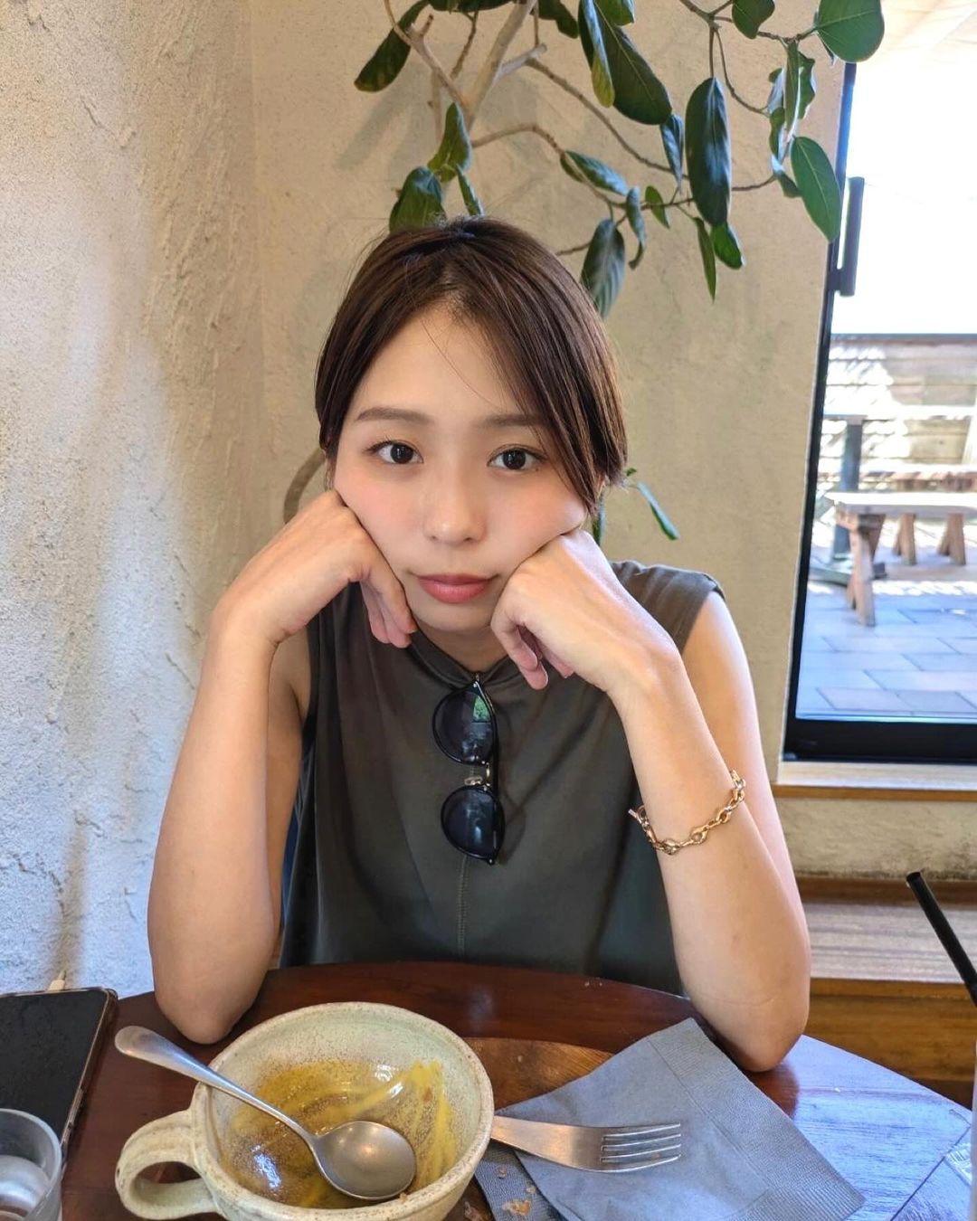 小室瑛莉子アナ 公式インスタグラムより２