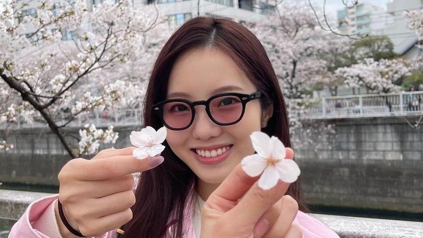 本田真凜　お花見ショットを公開　服から爪の色まで桜色に合わせ　ファンからは「ピンクコーデ優勝」と絶賛！