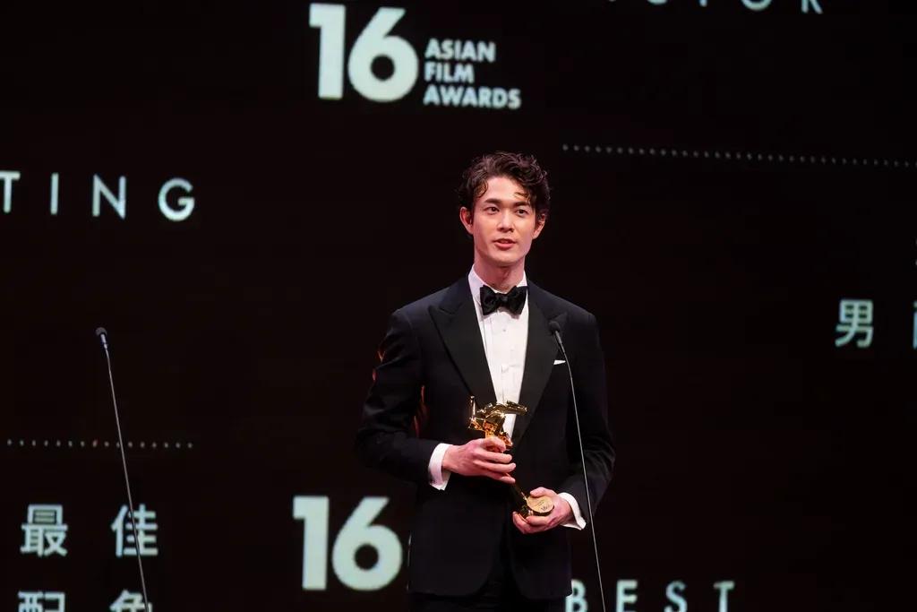 宮沢氷魚「アジア・フィルム・アワード」助演男優賞を受賞！「鈴⽊亮平さんという俳優がいたからこそ」_bodies