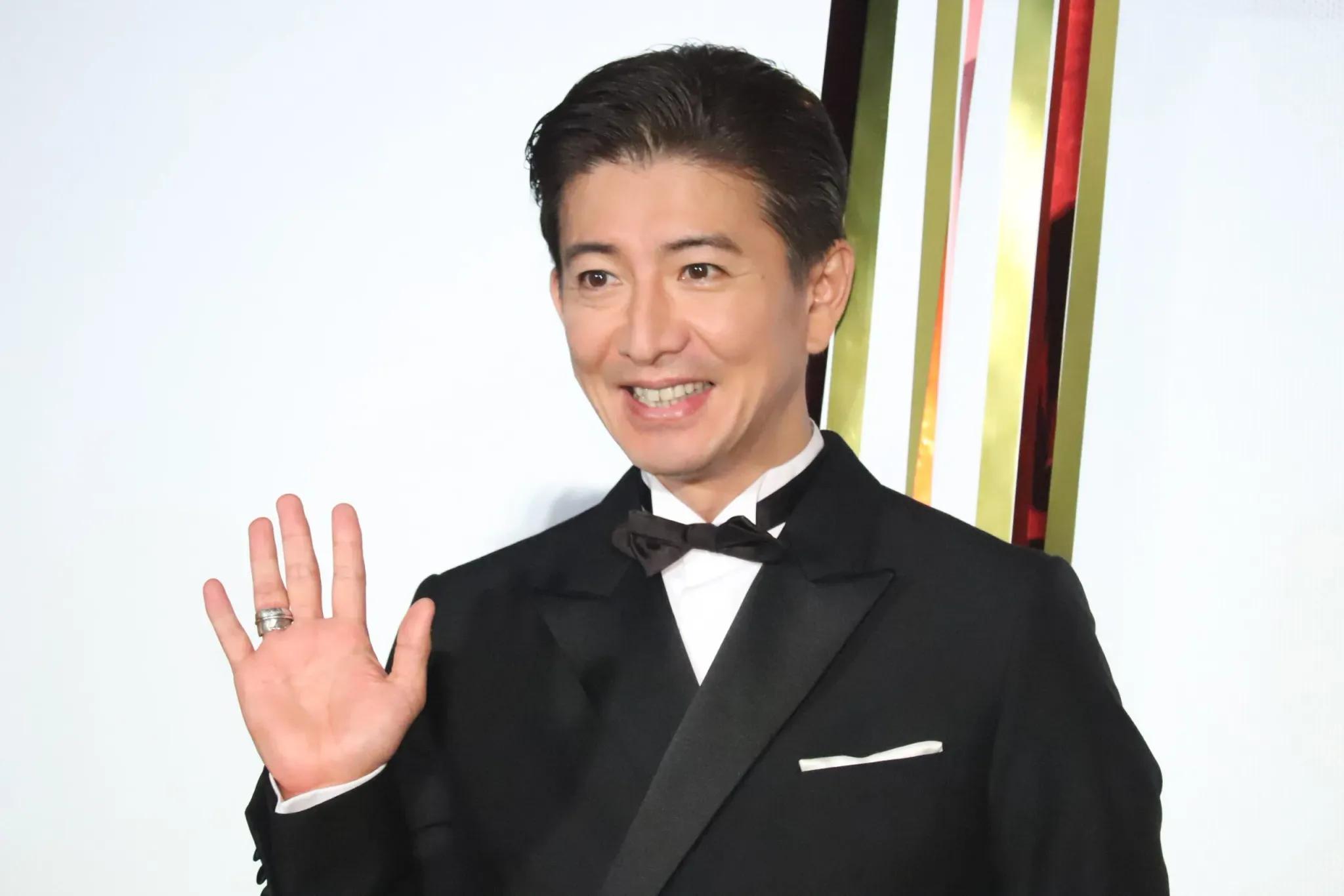 木村拓哉、長澤まさみにリップクリームの独特な塗り方を暴露され「めんどくさがりやなんで」と苦笑い_bodies