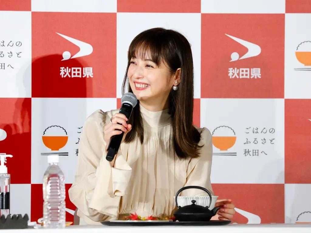 佐々木希「すったげうめぇ」地元・秋田の新品種米のおいしさに思わず秋田弁がポロリ_bodies