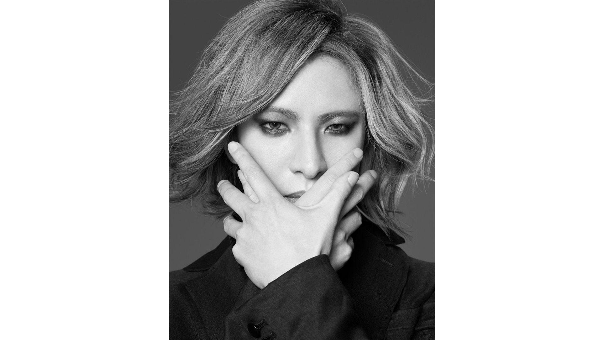 YOSHIKI 首の手術後写真を公開 病室のベッドでコルセット巻き…成功を報告「1日でも早くステージに戻りたい」