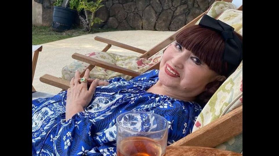 黒柳徹子(91)「ちょっと、驚かないでね！」ハードな日程でまさかの海外へ！？リゾート満喫ショットに「超人！」「パワフルすぎ」